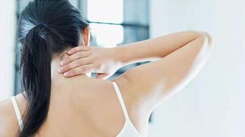 ����զ���ƺ�